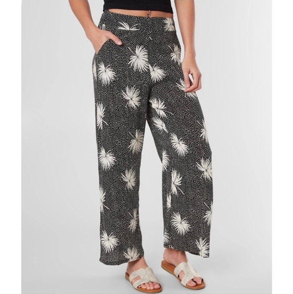 NWT Billabong Cut Through Wide Leg Pant Black White Palm Polka Dot Print Size - Picture 1 of 15